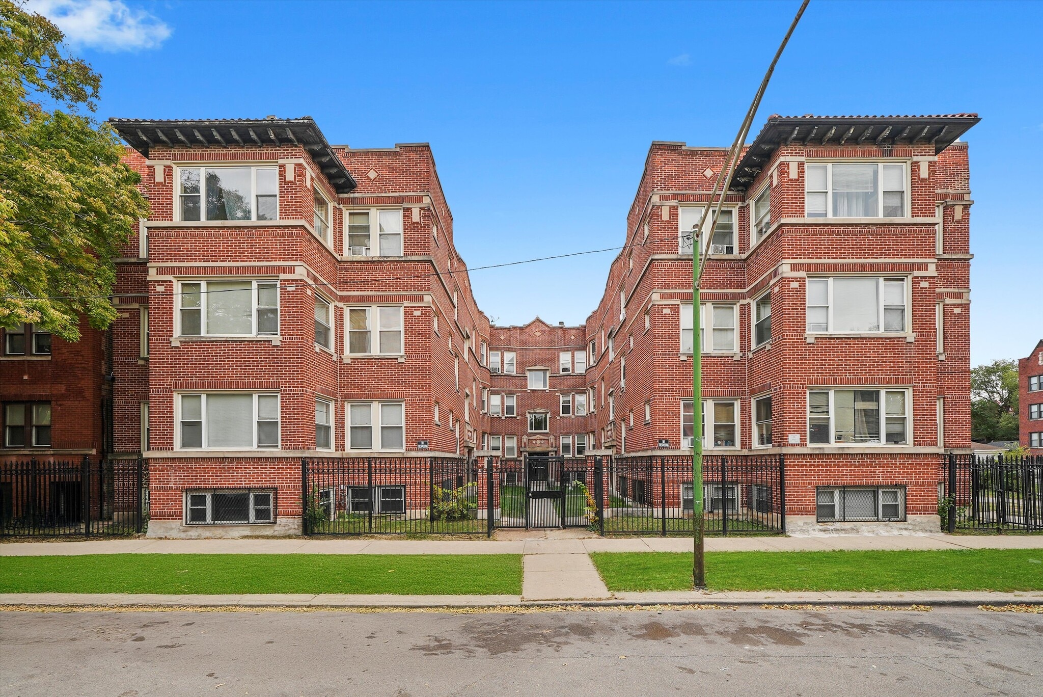 7245-7255 S Bennett Ave, Chicago, IL for sale Building Photo- Image 1 of 9