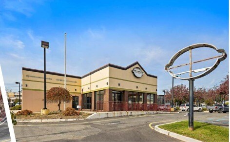 743 S State Route 17, Paramus, NJ à louer - Photo du bâtiment - Image 2 de 4