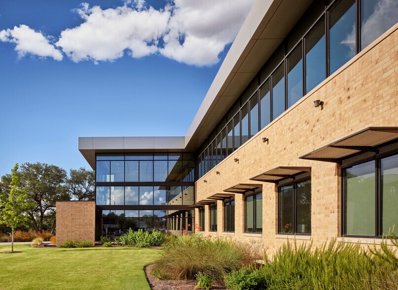 11900 W Parmer Ln, Cedar Park, TX for lease - Building Photo - Image 1 of 4