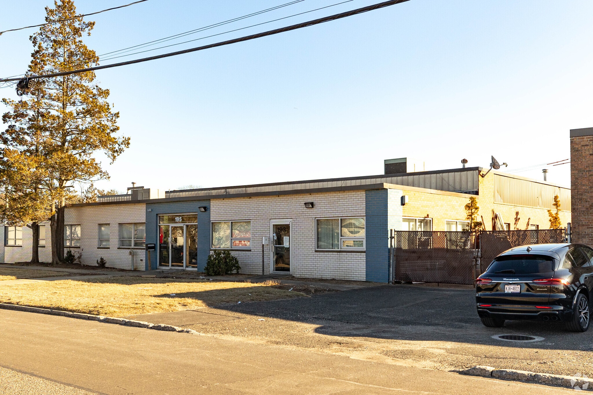 195 Marine St, Farmingdale, NY for lease Building Photo- Image 1 of 3