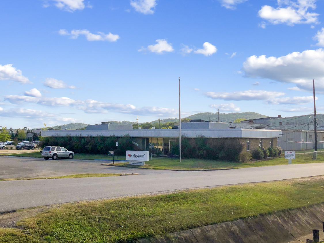 Industriel dans Pelham, AL à vendre Photo principale- Image 1 de 1