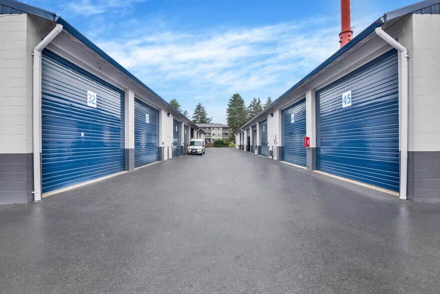 2205 70th Ave W, Tacoma, WA à louer - Photo du bâtiment - Image 3 de 11