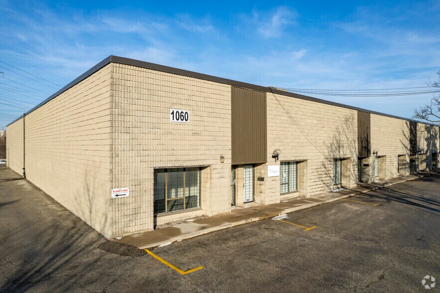 1060 Salk Rd, Pickering, ON à vendre - Photo du bâtiment - Image 1 de 1