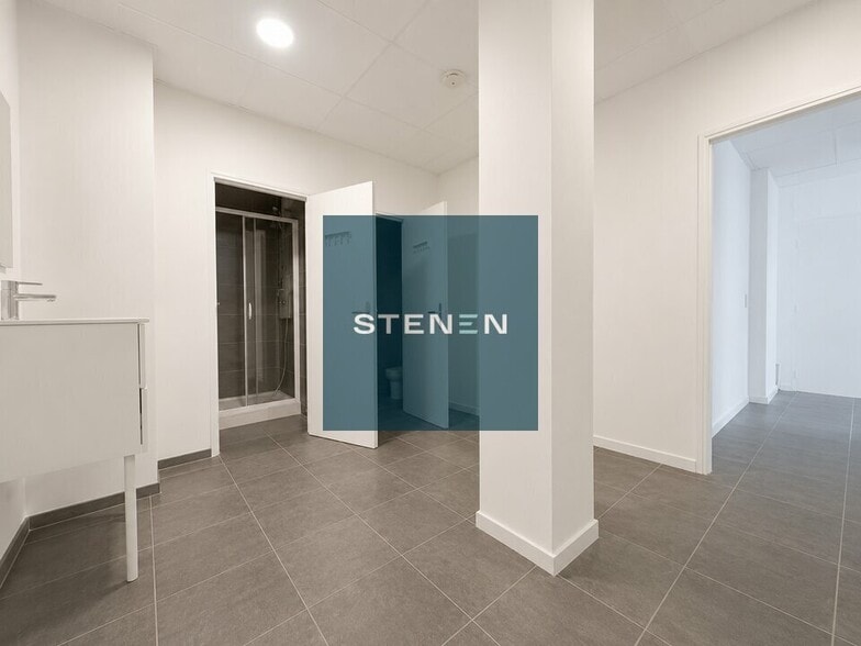 Office in Vitrolles for lease - Interior Photo - Image 3 of 5