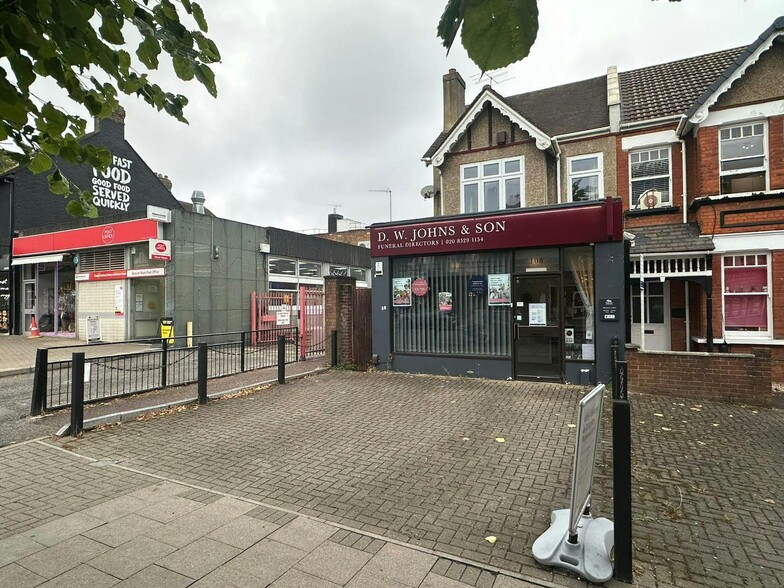 108 Station Rd, London for sale - Building Photo - Image 2 of 9