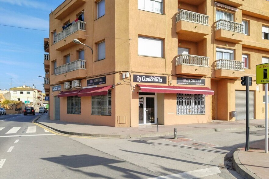 Immeuble residentiel dans Sant Pere Pescador, Gerona à vendre - Photo du bâtiment - Image 2 de 4