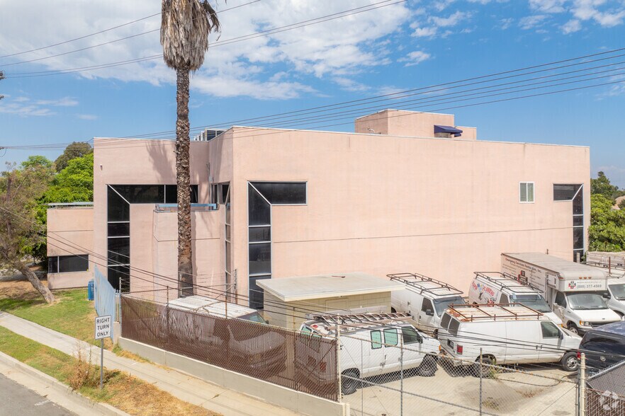 17002 Prairie Ave, Torrance, CA à vendre - Photo du bâtiment - Image 3 de 9