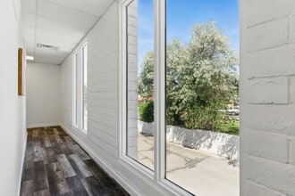 5353 Wyoming, Albuquerque, NM for lease Interior Photo- Image 2 of 4