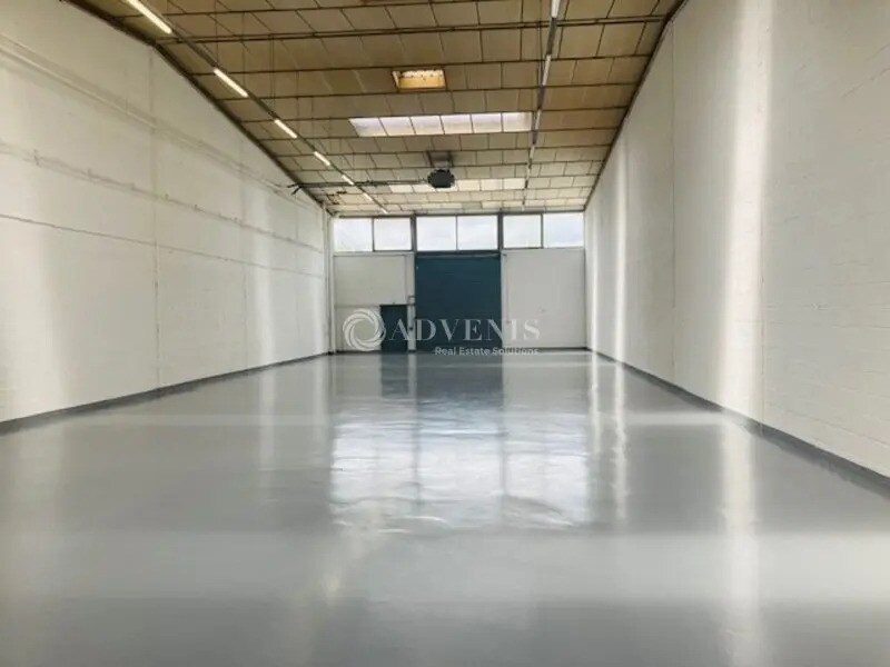 Industrial in Coignières for lease Interior Photo- Image 1 of 6