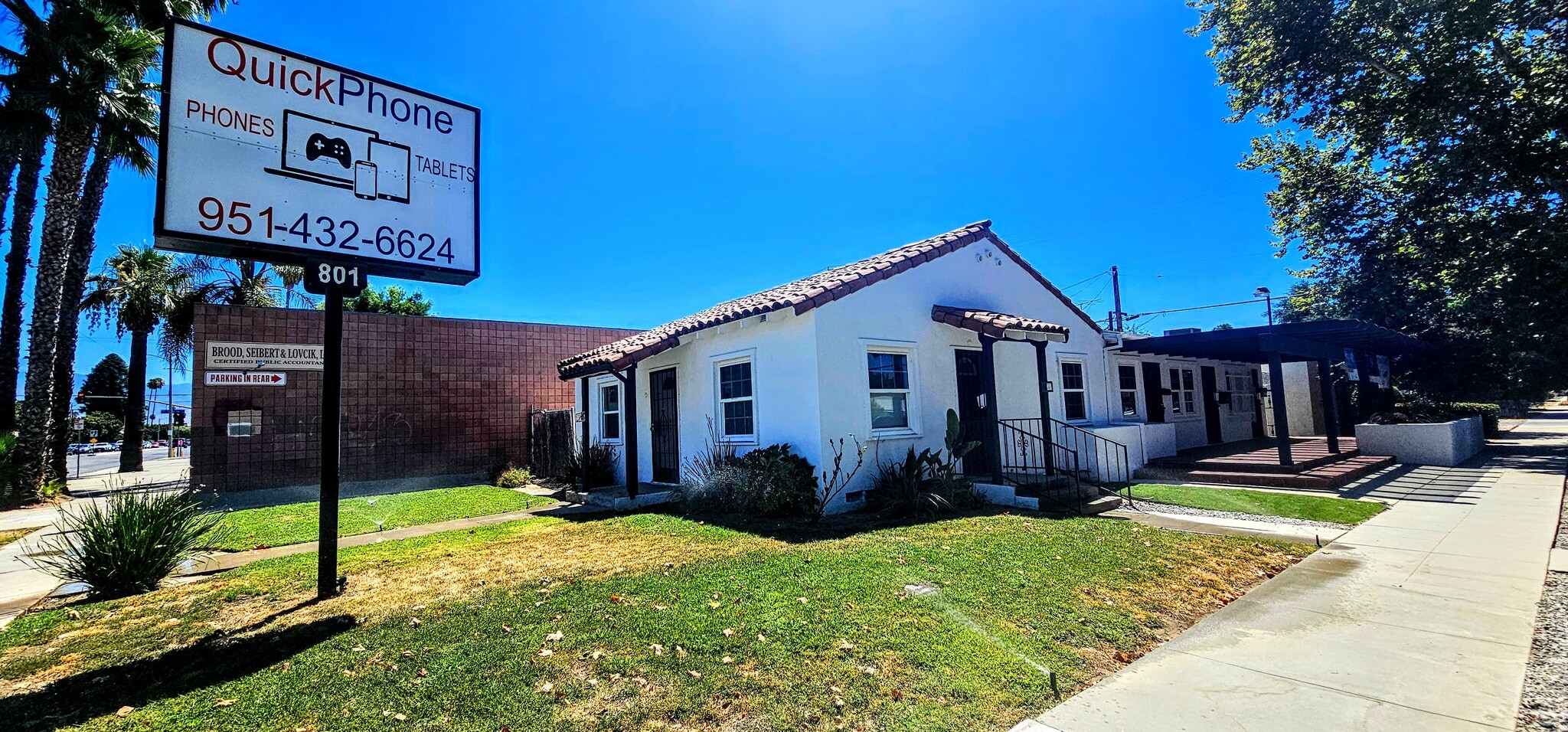 801 E Florida Ave, Hemet, CA à louer Photo du bâtiment- Image 1 de 4