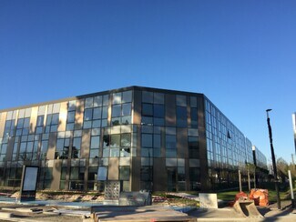 Plus de détails pour 198 Avenue Du Haut Lévèque, Pessac - Bureau à louer