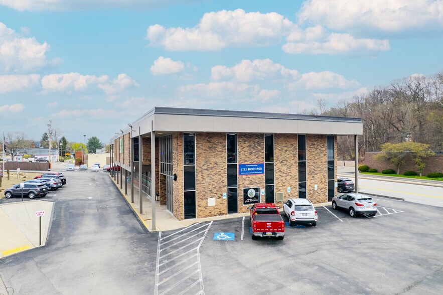 346 Freeport Rd, New Kensington, PA à louer - Photo du bâtiment - Image 3 de 35