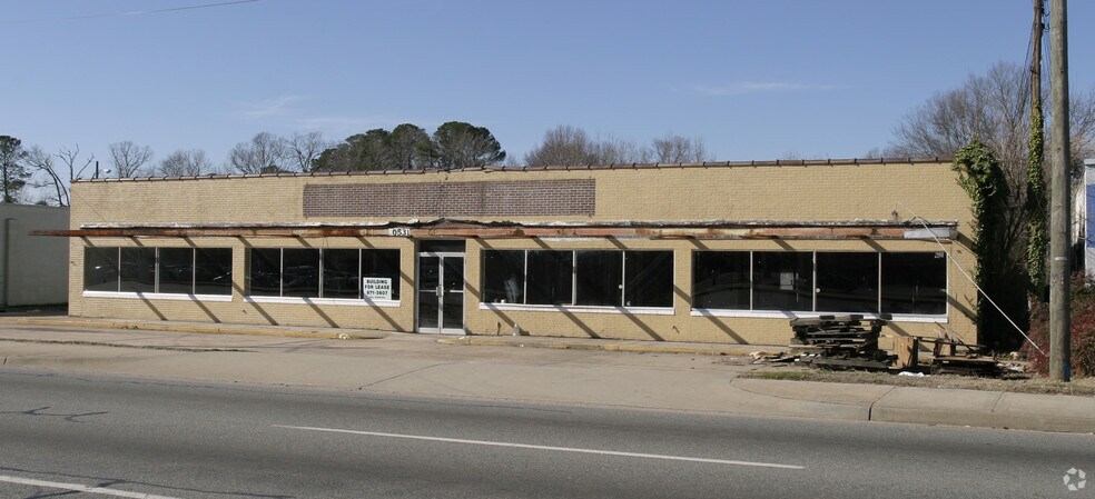 10531 Jefferson Ave, Newport News, VA à louer - Photo du bâtiment - Image 2 de 5