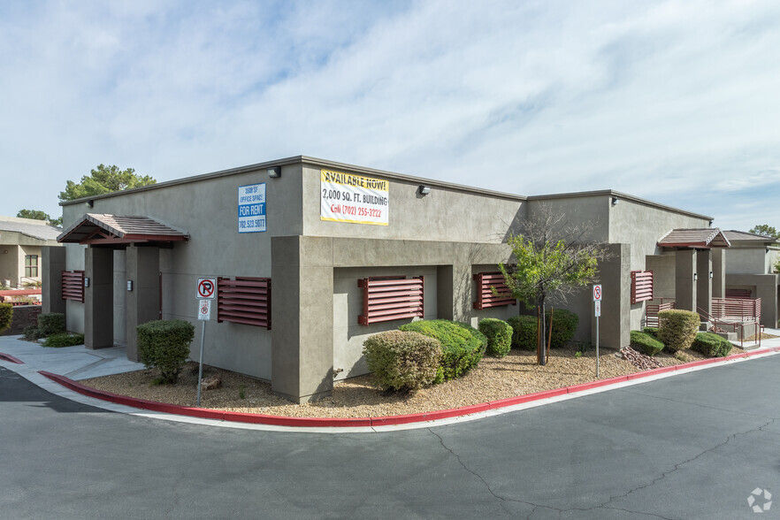 2905 Lake East Dr, Las Vegas, NV for lease - Building Photo - Image 2 of 21