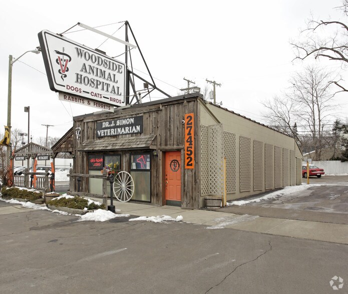 27452 Woodward Ave, Royal Oak, MI à louer - Photo du bâtiment - Image 1 de 2