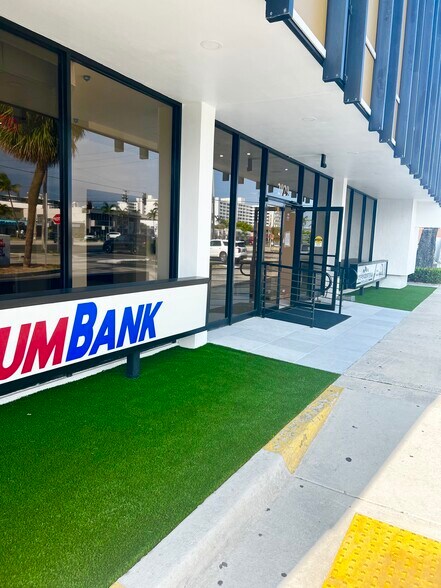 2929 E Commercial Blvd, Fort Lauderdale, FL à louer - Photo du bâtiment - Image 3 de 18