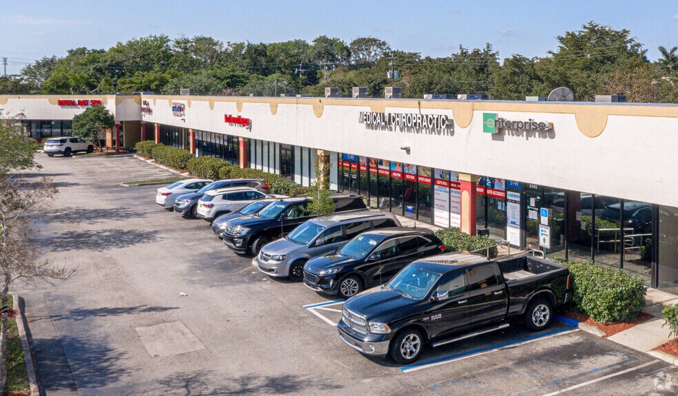 5101-5195 S University Dr, Davie, FL à louer - Photo du bâtiment - Image 3 de 12