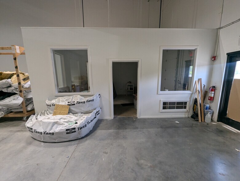 20 Haypress Rd, Cranbury, NJ à louer - Photo intérieure - Image 3 de 7