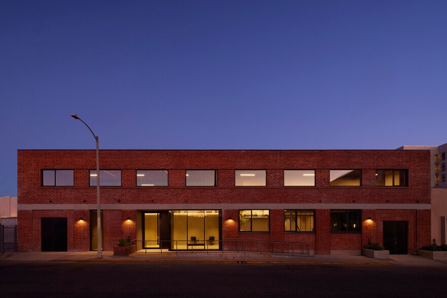 1144-1146 N Las Palmas Ave, Los Angeles, CA à vendre - Photo du bâtiment - Image 2 de 18