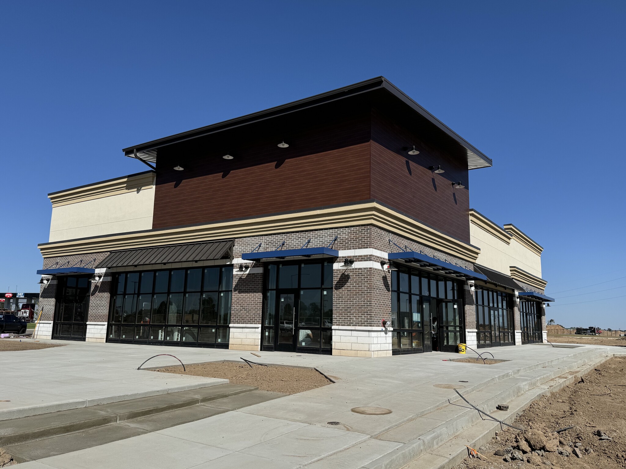 407 Pointe Plaza Dr, Windsor, CO for lease Building Photo- Image 1 of 4