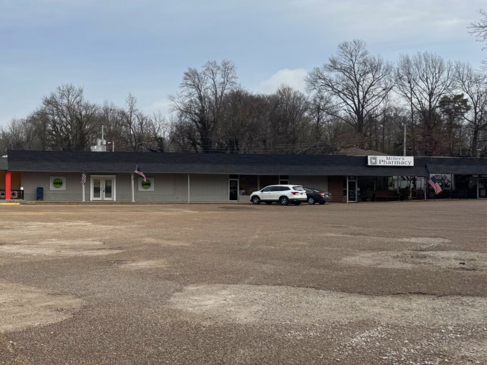 Star Shopping Center portfolio of 2 properties for sale on LoopNet.ca Building Photo- Image 1 of 3