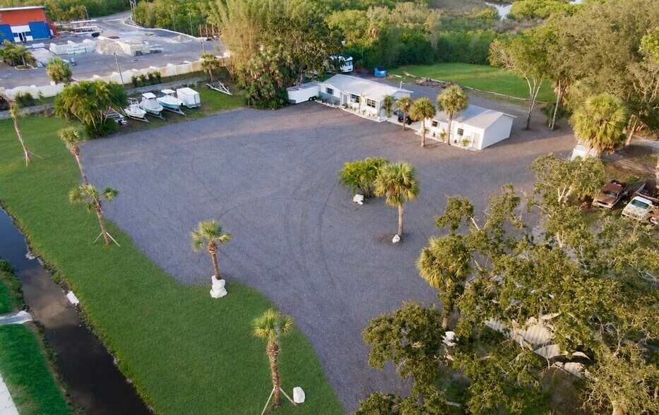 1322 N Pinellas Ave, Tarpon Springs, FL for sale - Building Photo - Image 2 of 16