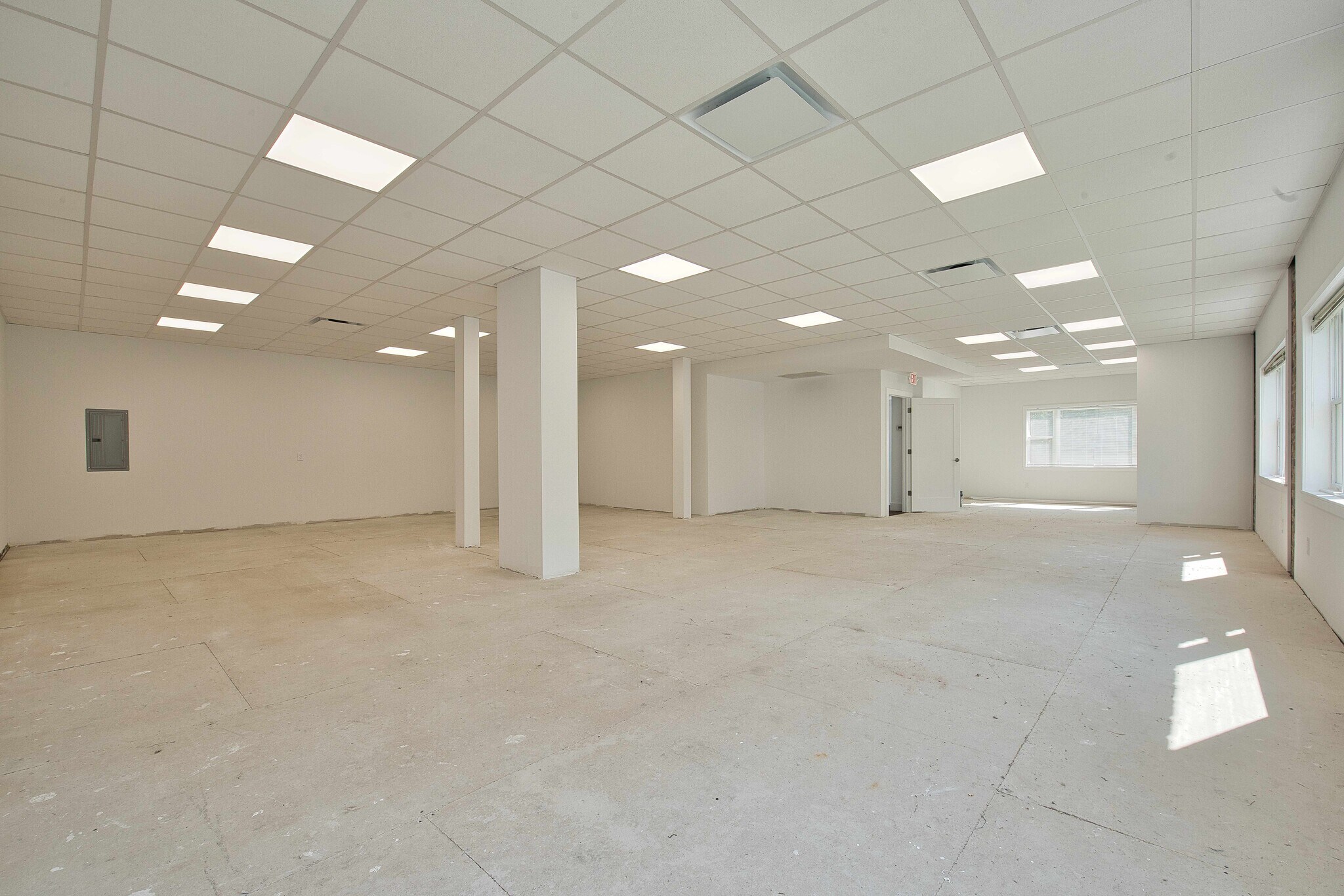 121 Pulaski Rd, Kings Park, NY for lease Building Photo- Image 1 of 21