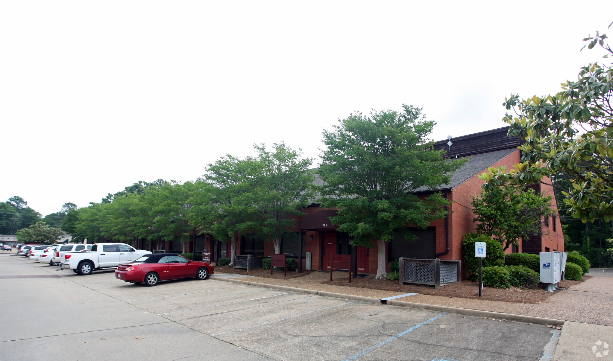 405 Briarwood Dr, Jackson, MS for lease Primary Photo- Image 1 of 10
