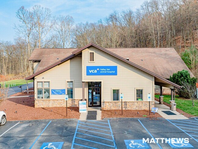 More details for 853 Falcon Park Rd, New Kensington, PA - Retail for Sale