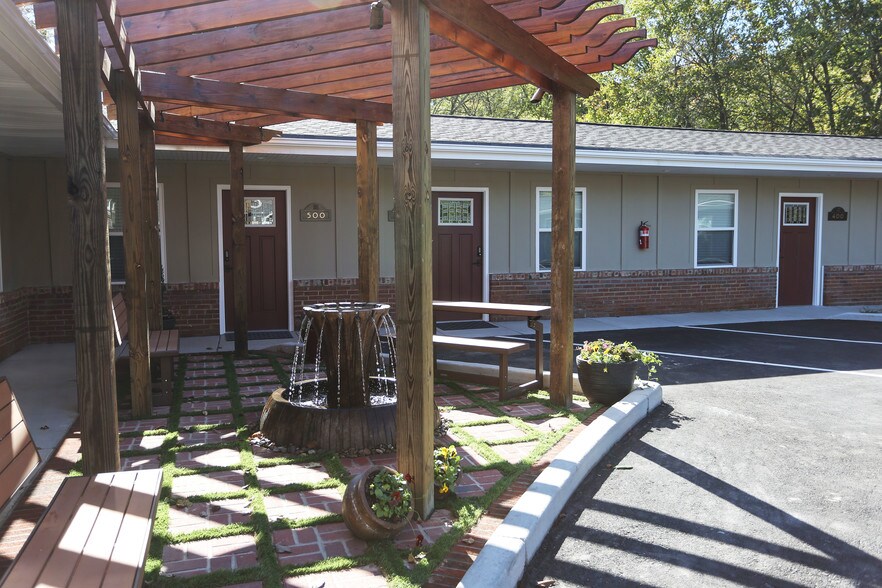 6640 E Wilkinson Blvd, Belmont, NC à louer - Photo du bâtiment - Image 2 de 12