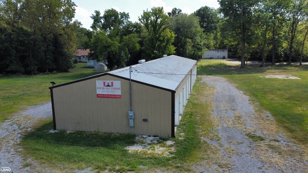400 S Wilson St, Benton, IL à vendre - Photo du bâtiment - Image 2 de 7