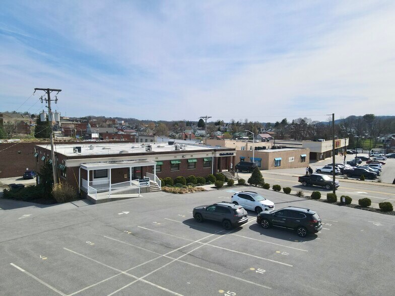 1330 Mercer St, Princeton, WV à vendre - Photo du bâtiment - Image 3 de 49