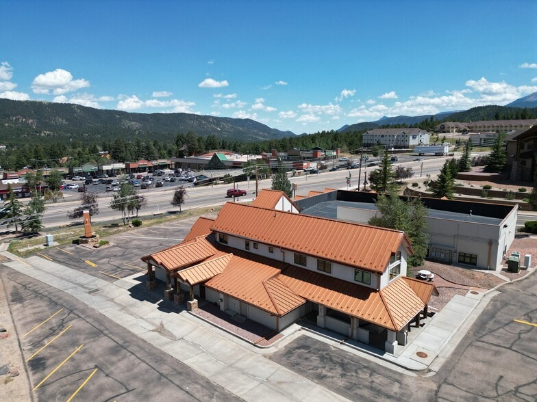 700 W Hwy 24, Woodland Park, CO à vendre - Photo du bâtiment - Image 2 de 33