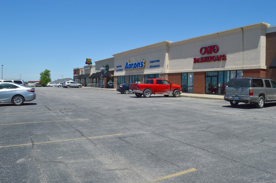 400 S Johnson Dr, Nevada, MO à louer - Photo du bâtiment - Image 3 de 4