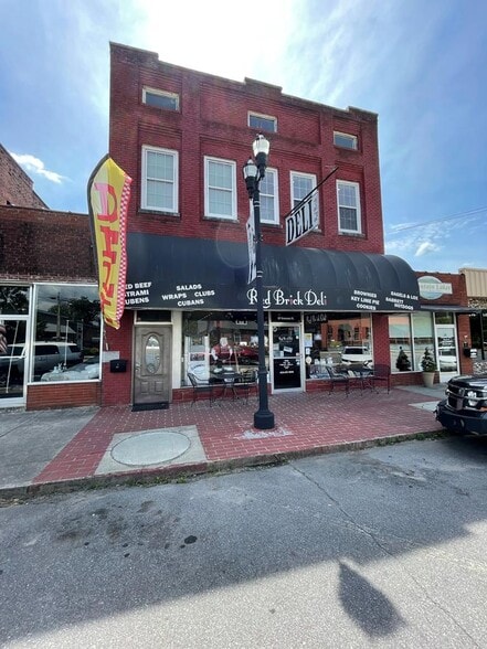 87 Tennessee St, Murphy, NC à vendre - Photo du bâtiment - Image 2 de 39