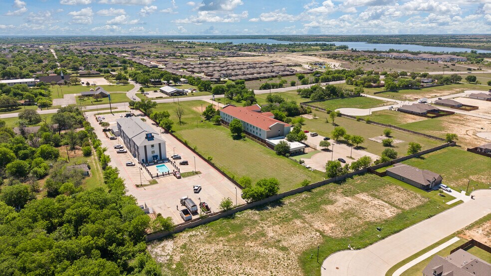 1724 W Henderson St, Cleburne, TX à vendre - Photo du bâtiment - Image 3 de 16