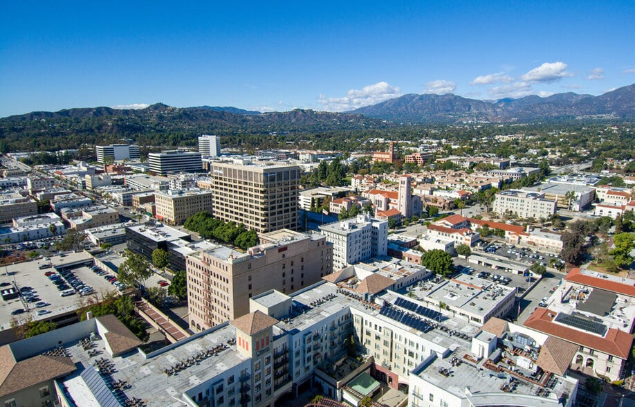530-532 E Colorado Blvd, Pasadena, CA for sale - Building Photo - Image 2 of 13