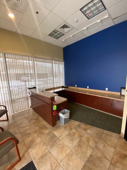 2223 W Airport Way, Boise, ID à louer - Photo du bâtiment - Image 3 de 7