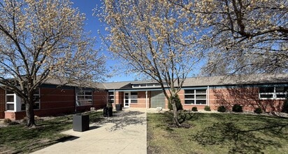 401 N East St, Paola, KS à louer Photo du bâtiment- Image 1 de 9