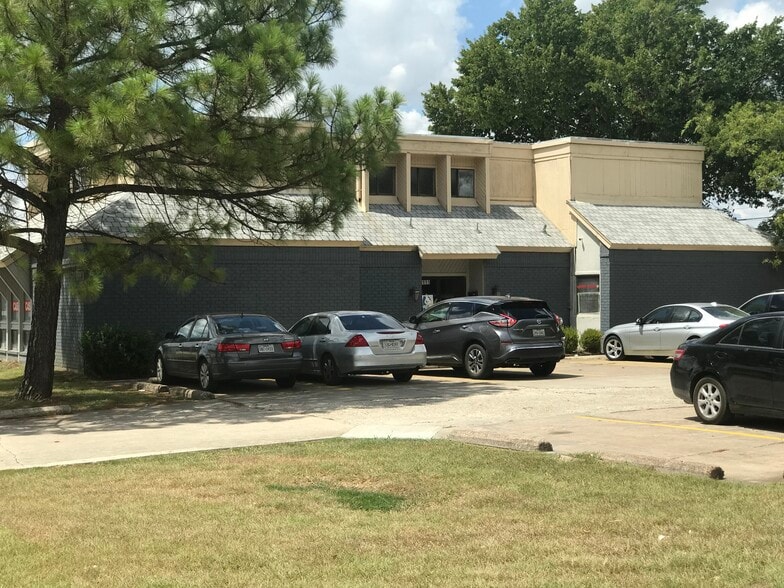 2111 S Collins St, Arlington, TX for lease - Building Photo - Image 1 of 5