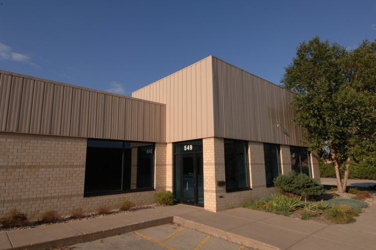 545 Zor Shrine Pl, Madison, WI for sale - Building Photo - Image 2 of 6