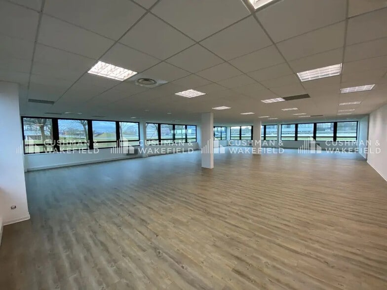 Office in Entzheim for lease - Interior Photo - Image 3 of 13