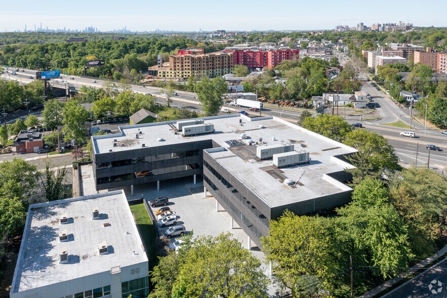 70 Grand Ave, River Edge, NJ à louer - Aérien - Image 3 de 4