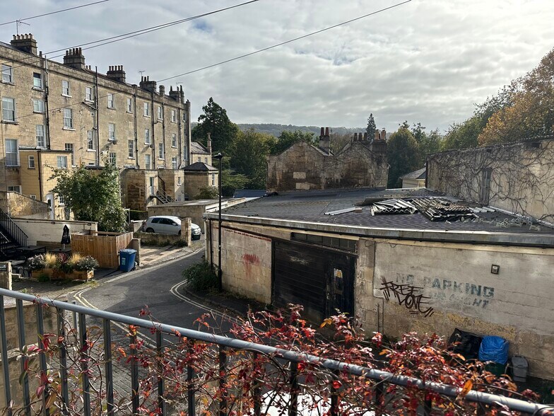 1-5 Cleveland Ter, Bath à vendre - Photo du bâtiment - Image 2 de 8