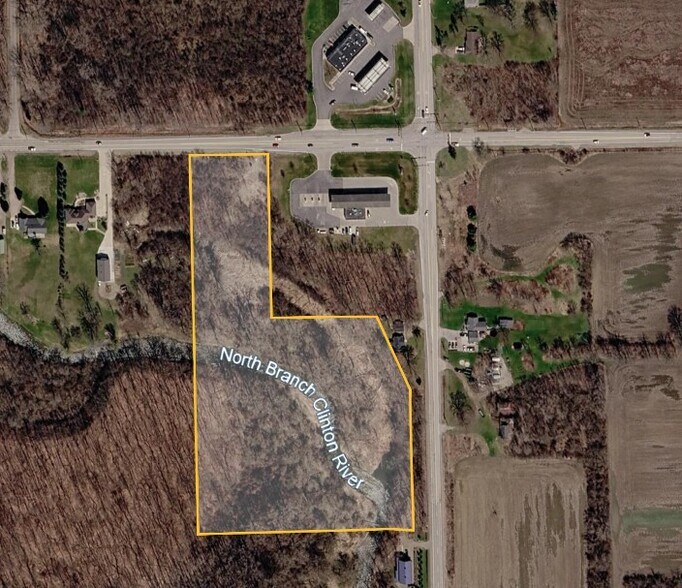 32 Mile Rd, Ray Township, MI à vendre - Photo du bâtiment - Image 2 de 12
