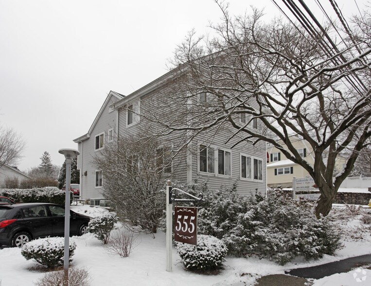 543 Newfield Ave, Stamford, CT à vendre - Photo du bâtiment - Image 3 de 26