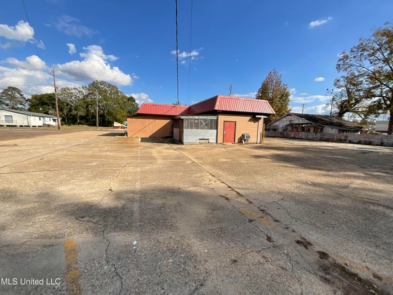 515 S High School Ave, Columbia, MS for sale - Building Photo - Image 2 of 6