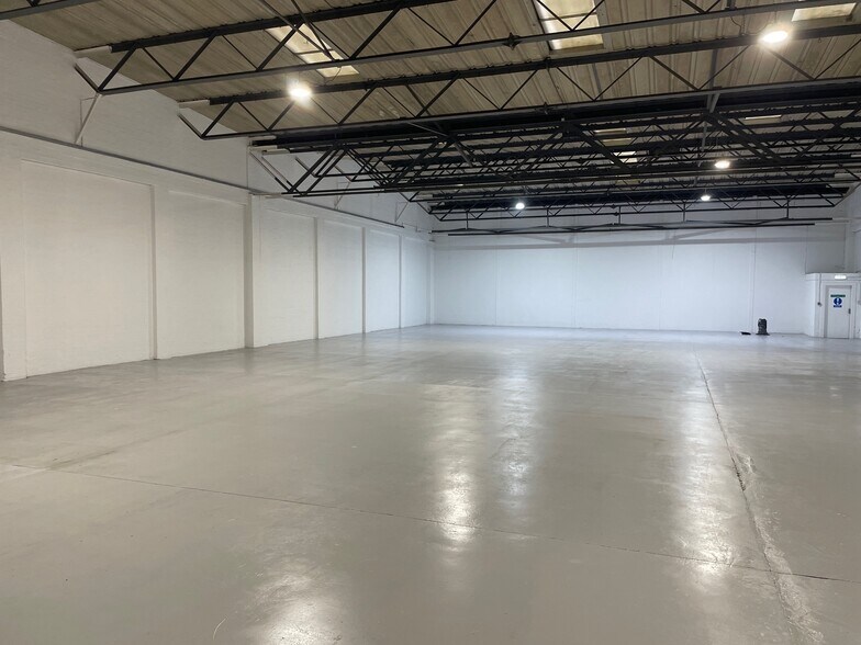 3 Wardpark Rd, Cumbernauld à louer - Photo du bâtiment - Image 2 de 14