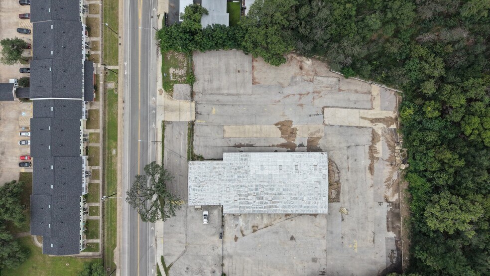 2900 E Oak Springs Dr, Austin, TX à louer - Photo du bâtiment - Image 2 de 6