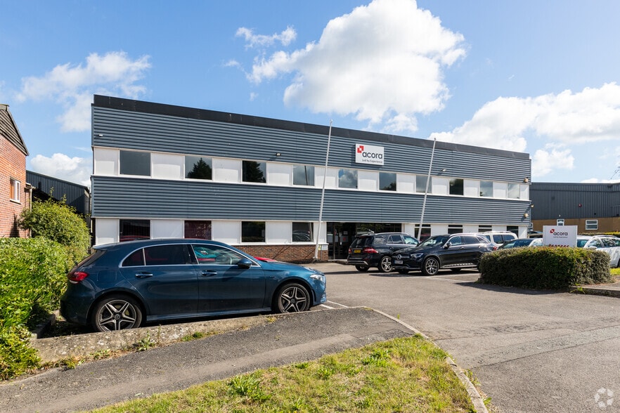 16 Albert Dr, Burgess Hill for lease - Building Photo - Image 2 of 2